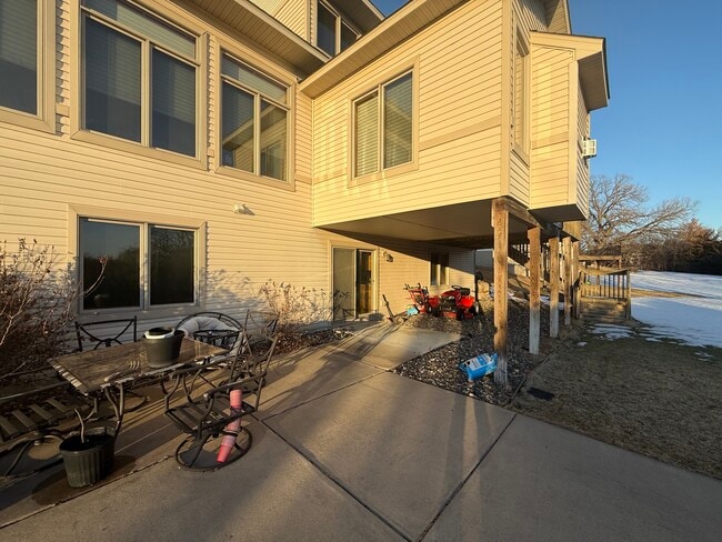 property at 475 Moers Cir