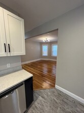 24 Buttonwood St, Unit 2 in Boston, MA - Building Photo - Building Photo