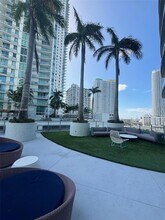 90 SW 3rd St, Unit 2207 in Miami, FL - Building Photo - Building Photo
