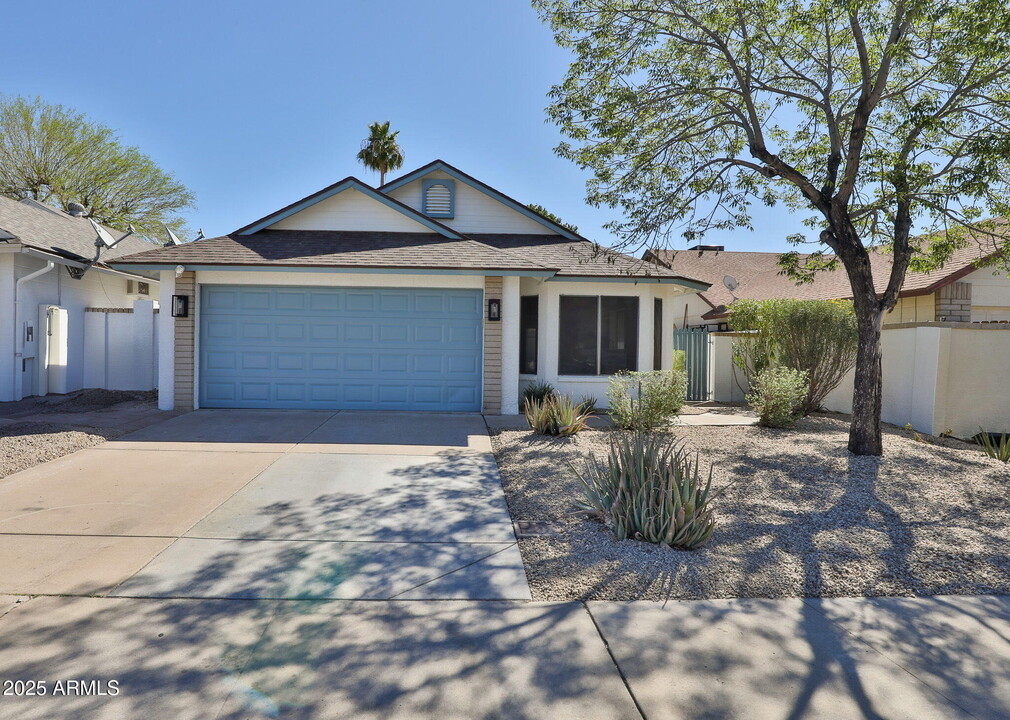 18213 N 18th St in Phoenix, AZ - Building Photo