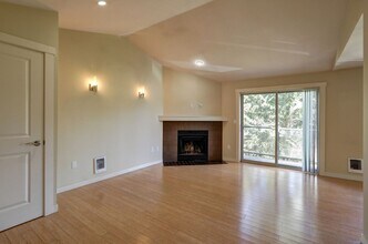 15132 NE 82nd St in Redmond, WA - Building Photo - Building Photo