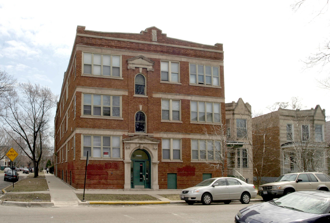 2657 N Saint Louis Ave in Chicago, IL - Foto de edificio