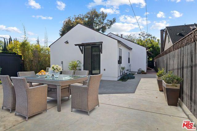 2170 Linnington Ave in Los Angeles, CA - Building Photo - Building Photo