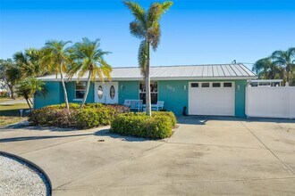 503 Roberts Bay Dr in Nokomis, FL - Building Photo - Building Photo