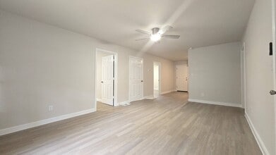 199 Holmes St in Hawkins, TX - Building Photo - Building Photo