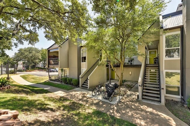 935 La Posada Dr in Austin, TX - Building Photo - Building Photo