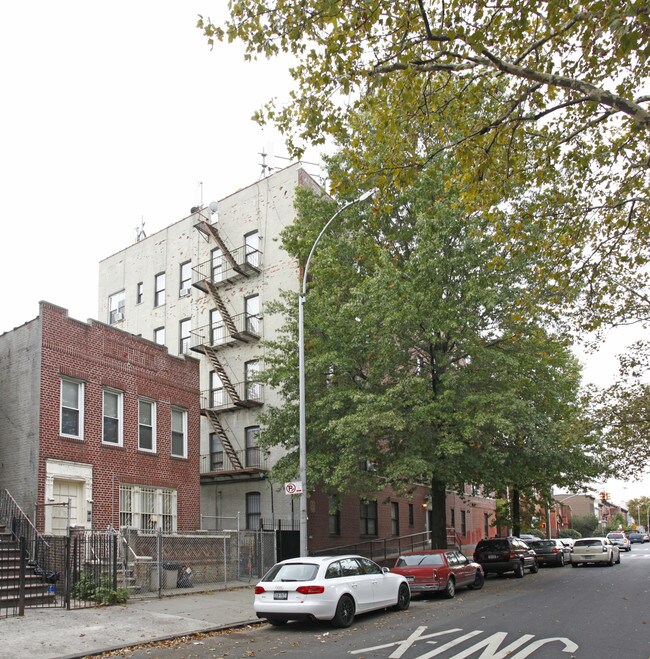 Samuel Court in Brooklyn, NY - Foto de edificio - Building Photo