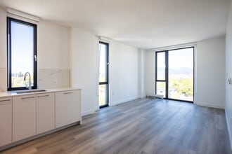 Faber Block in Vancouver, BC - Building Photo - Interior Photo