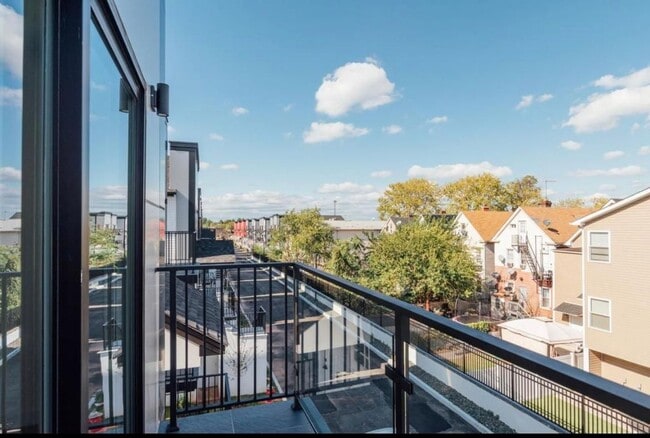 716 Seaport Dr. in Elizabeth, NJ - Building Photo - Building Photo