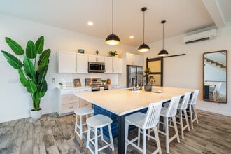 823 Orondo Ave, Unit C in Wenatchee, WA - Foto de edificio - Building Photo
