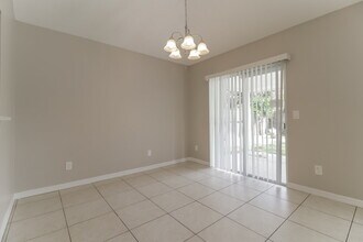 725 Meadowside Ct in Orlando, FL - Building Photo - Building Photo