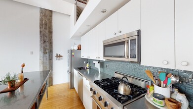 156 Porter St in Boston, MA - Building Photo - Building Photo