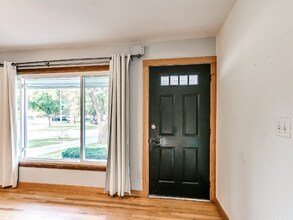 2204 Melrose Ave in Ames, IA - Foto de edificio - Building Photo