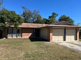 4735 El Vedado St in San Antonio, TX - Building Photo