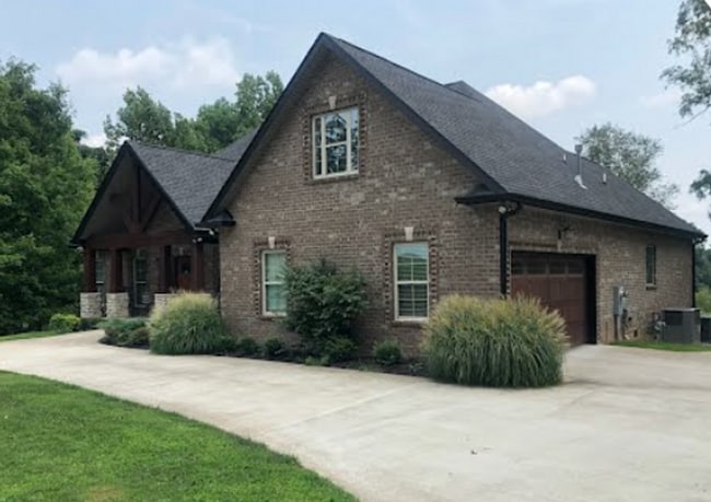 380 Sequoia Ln