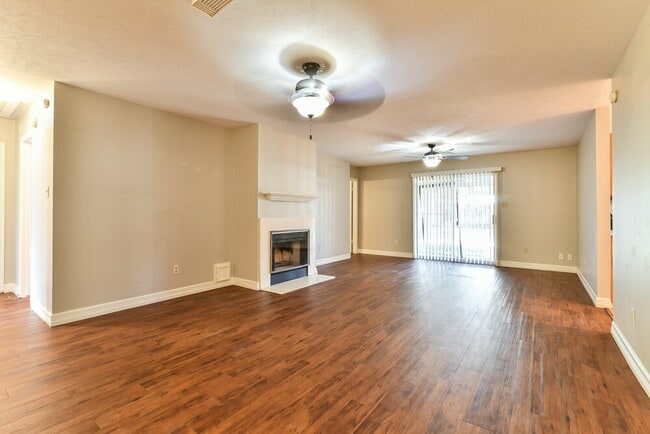 28710 Raestone St in Spring, TX - Building Photo - Building Photo