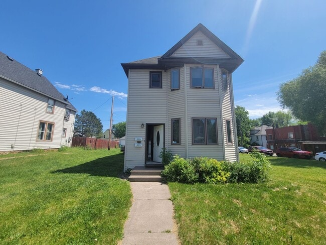 property at 2530 W 2nd St
