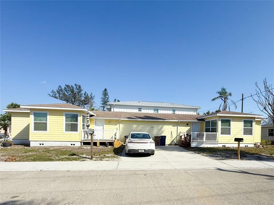 175 133rd Ave W in Madeira Beach, FL - Building Photo