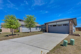 149 Filifera Ct in Leander, TX - Building Photo - Building Photo