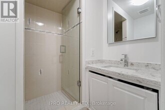 10 Linkdale Rd in Brampton, ON - Building Photo - Building Photo