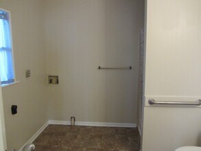 3002 Montgomery Rd in Huntsville, TX - Building Photo - Building Photo