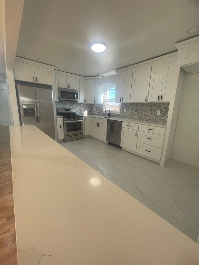 520 Avenue C in Bayonne, NJ - Building Photo - Building Photo