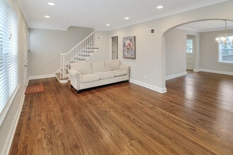 8729 Bridgeport Ave in Brentwood, MO - Building Photo - Building Photo