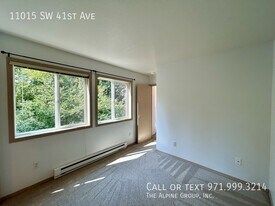 11015 SW 41st Ave in Portland, OR - Building Photo