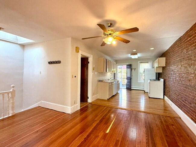 2 Mead St, Unit PH in Boston, MA - Building Photo - Building Photo