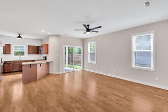 320 Frisco Way in Holly Ridge, NC - Building Photo - Building Photo