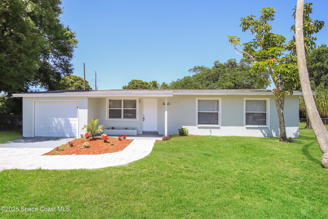 1286 Hollywood Dr in Melbourne, FL - Building Photo