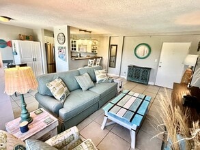 3315 58th Ave S, Unit 409 in St. Petersburg, FL - Building Photo - Building Photo
