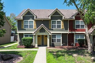 HarborTown Villas in Kansas City, MO - Building Photo