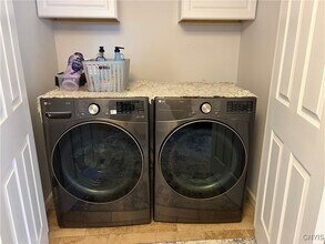 7667 Charlemont Dr in Manlius, NY - Building Photo - Building Photo