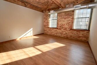 940 Monroe Ave NW, Unit 354 in Grand Rapids, MI - Building Photo - Building Photo