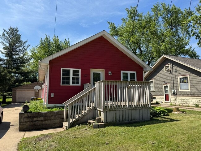 property at 107 E Poplar St