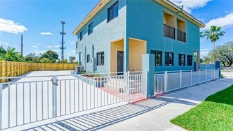 2190 NW 96th Terrace in Miami, FL - Building Photo