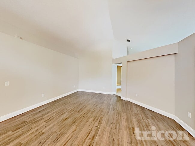 6926 Waterbrook Ct in Gibsonton, FL - Foto de edificio - Building Photo