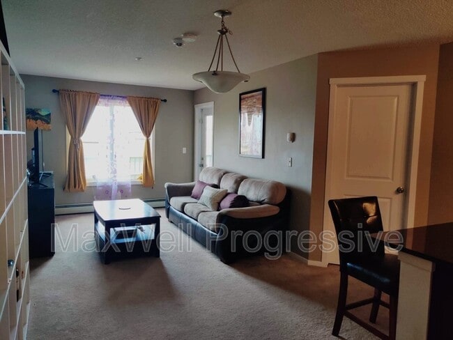 5370 Chappelle Rd. SW in Edmonton, AB - Building Photo - Building Photo