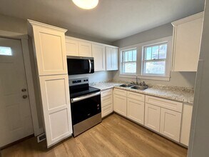 1102 E Mt Vernon St in Somerset, KY - Building Photo - Building Photo