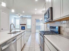 17751 Shumard Oak Dr in Dallas, TX - Building Photo - Building Photo