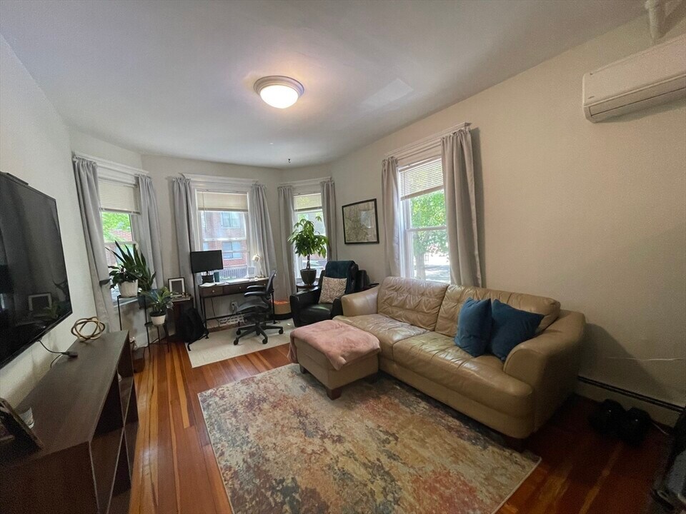 1 Brook St in Brookline, MA - Building Photo
