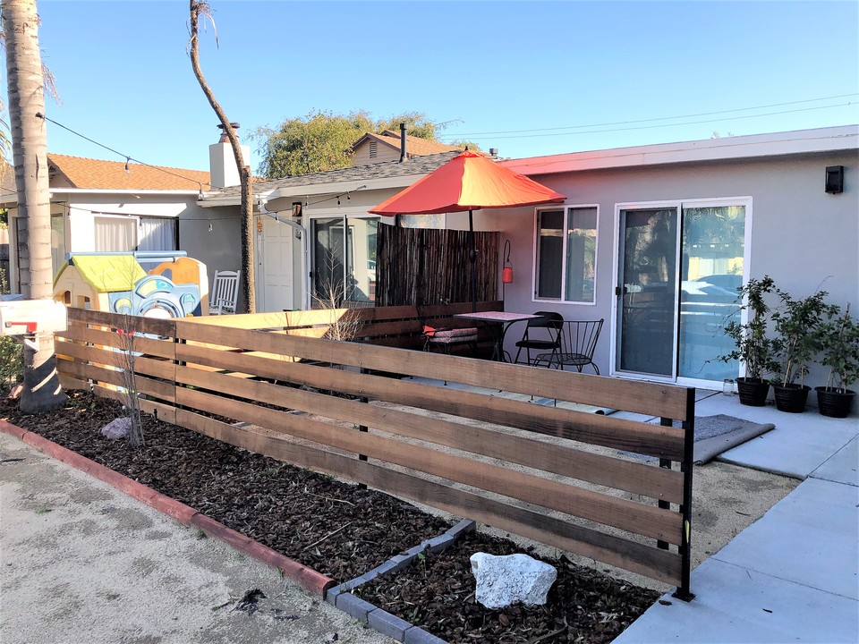 1008 Florida St in Huntington Beach, CA - Building Photo