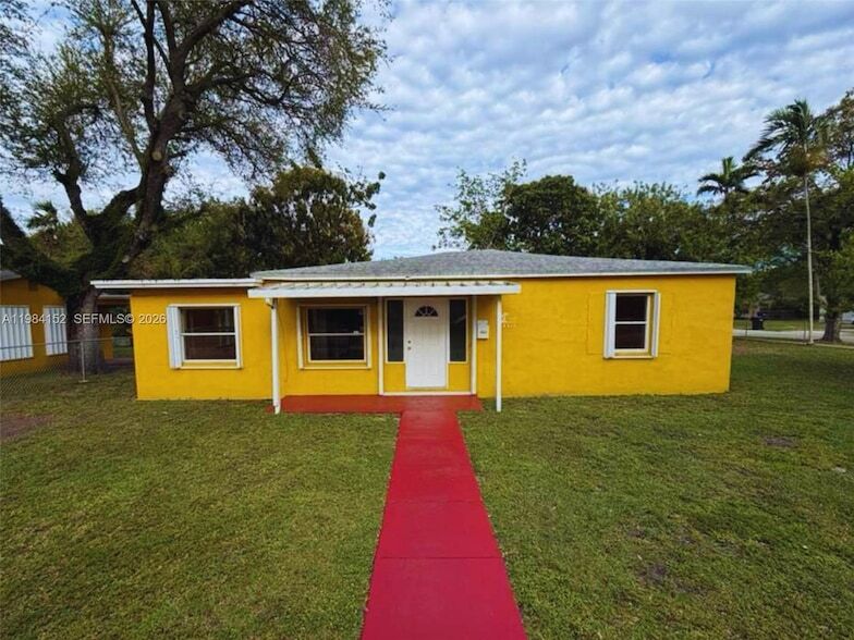 14215 NE 9th Ave in North Miami, FL - Building Photo