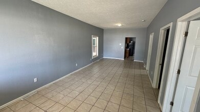 1111 W 5th St in Hastings, NE - Foto de edificio - Building Photo