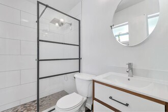 1035 - 1037 NE 32nd St-Unit -Q4 in Oakland Park, FL - Building Photo - Building Photo