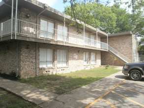 Victor Street Apartments in Dallas, TX - Building Photo - Building Photo