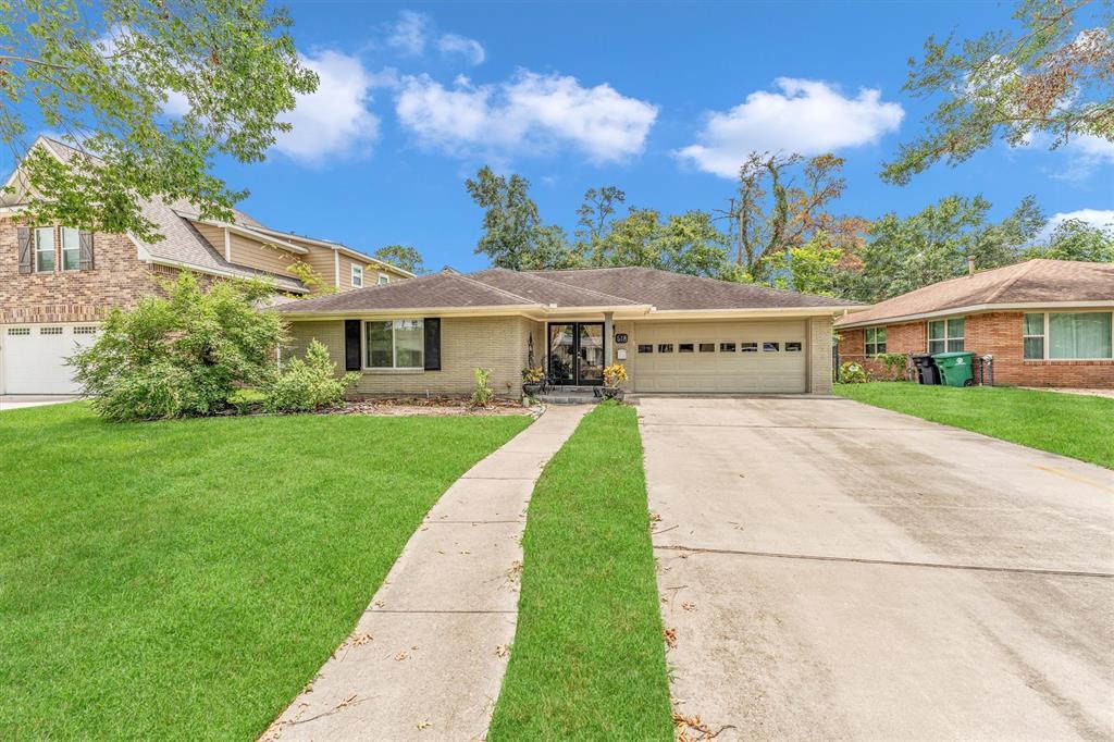 518 Azaleadell Dr in Houston, TX - Foto de edificio