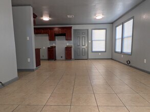 807 21st St in Gretna, LA - Foto de edificio - Building Photo