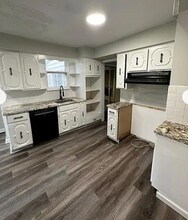 16611 Eldamere Ave in Cleveland, OH - Building Photo - Building Photo